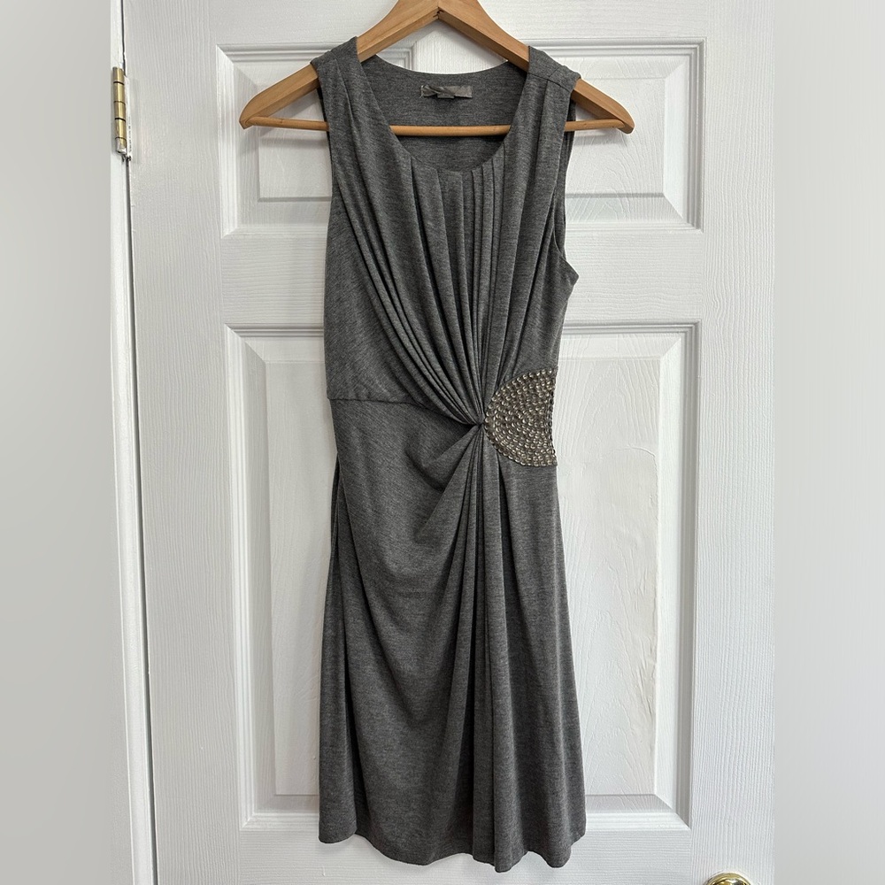 Sleeveless gray dress with gold sequin detail